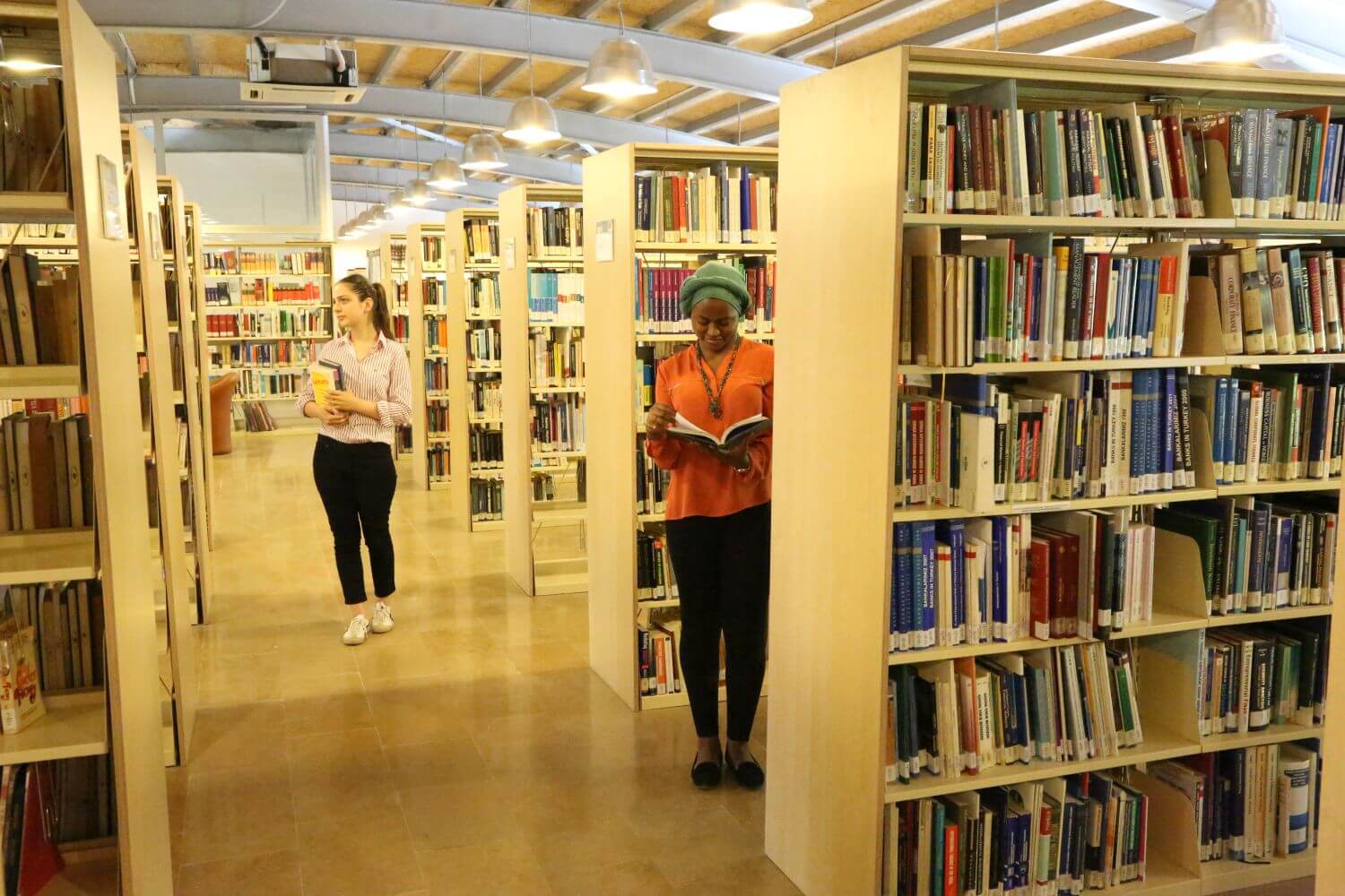 کتابخانه دانشگاه بیکنت ترکیه-آتیلا بورس-atilabors.com